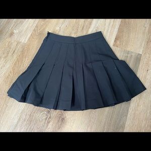 Pleated Aritzia tennis skirt